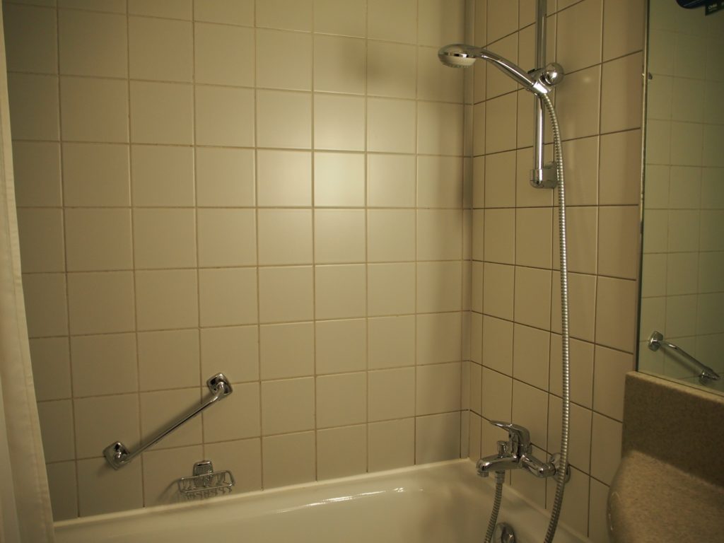 ノボテルワルシャワセントラムホテルのシャワールームの写真です。