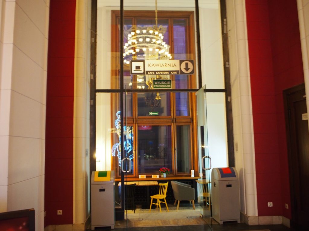 文化科学宮殿の展望フロアにあるカフェ