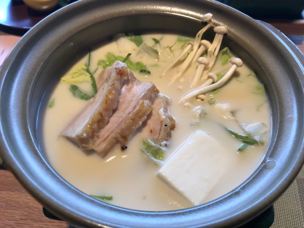 琵琶湖ホテルのレストラン「日本料理おおみ」の豆乳鍋