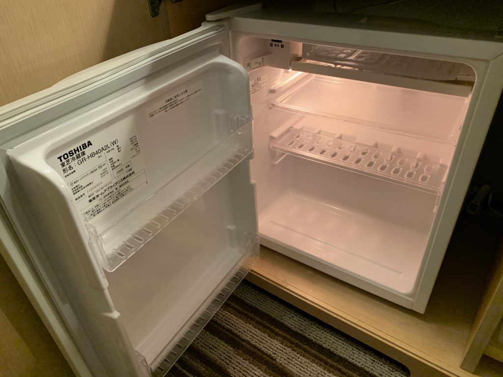 ホテル日航立川の客室の冷蔵庫