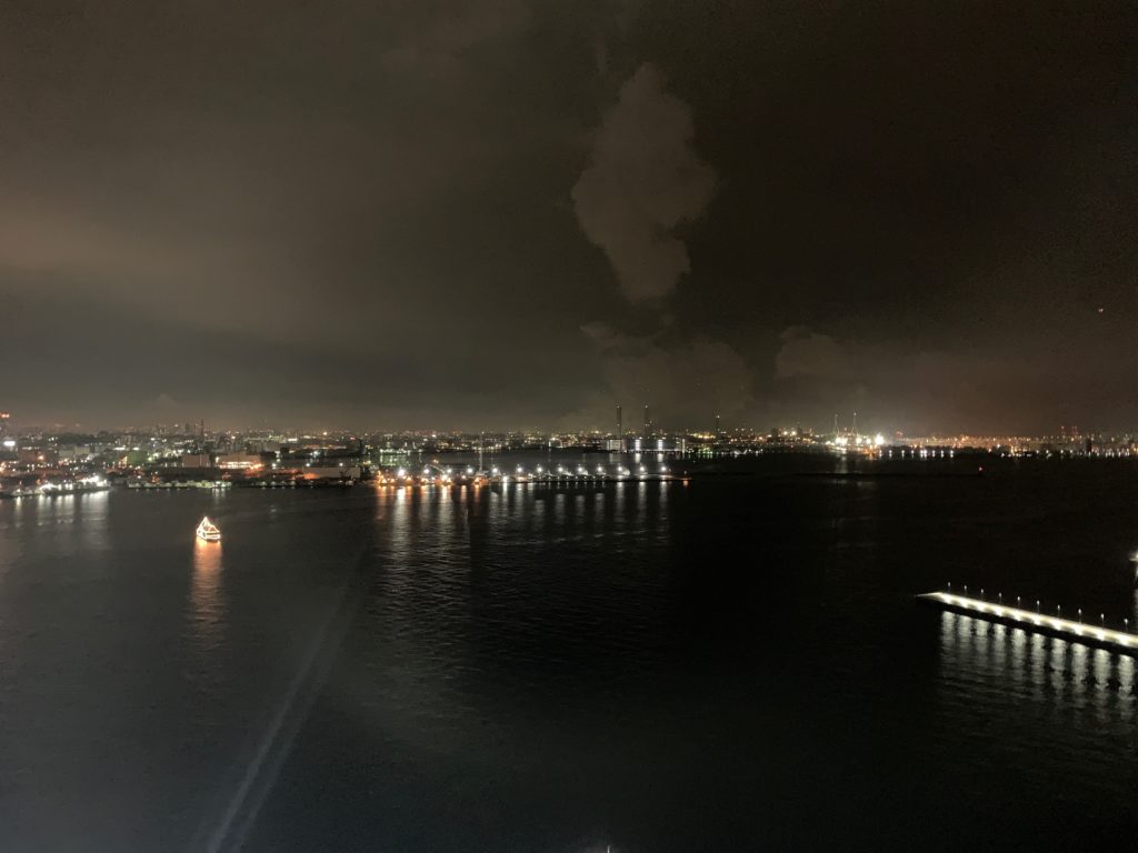 ヨコハマ グランド インターコンチネンタル ホテルのデラックスツインルームから見た眺望（海側）
