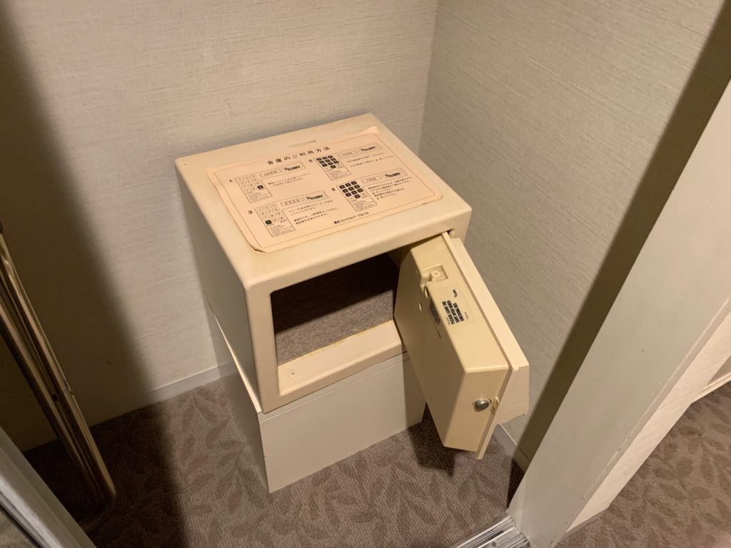横浜ロイヤルパークホテル『コーナーツインルーム』のクローゼット