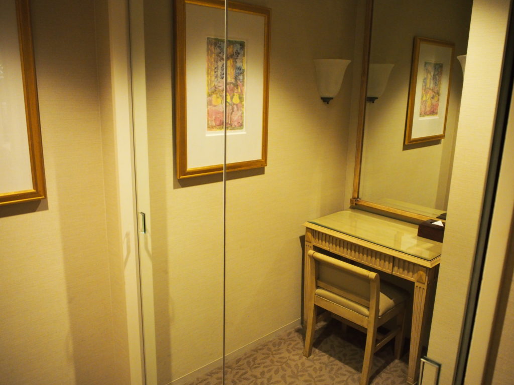 横浜ロイヤルパークホテル『コーナーツインルーム』のクローゼット