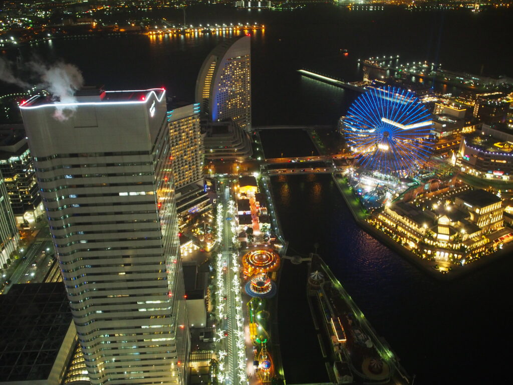 横浜ロイヤルパークホテル『コーナーツインルーム』からの夜景