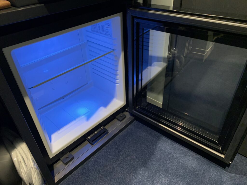 sequence MIYASHITA PARKの客室内（Double）の冷蔵庫
