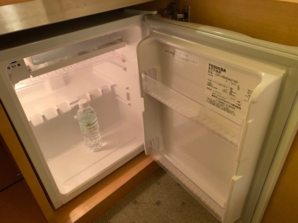 ロイヤルパインズホテル浦和『スーペリアシングルルーム』の冷蔵庫