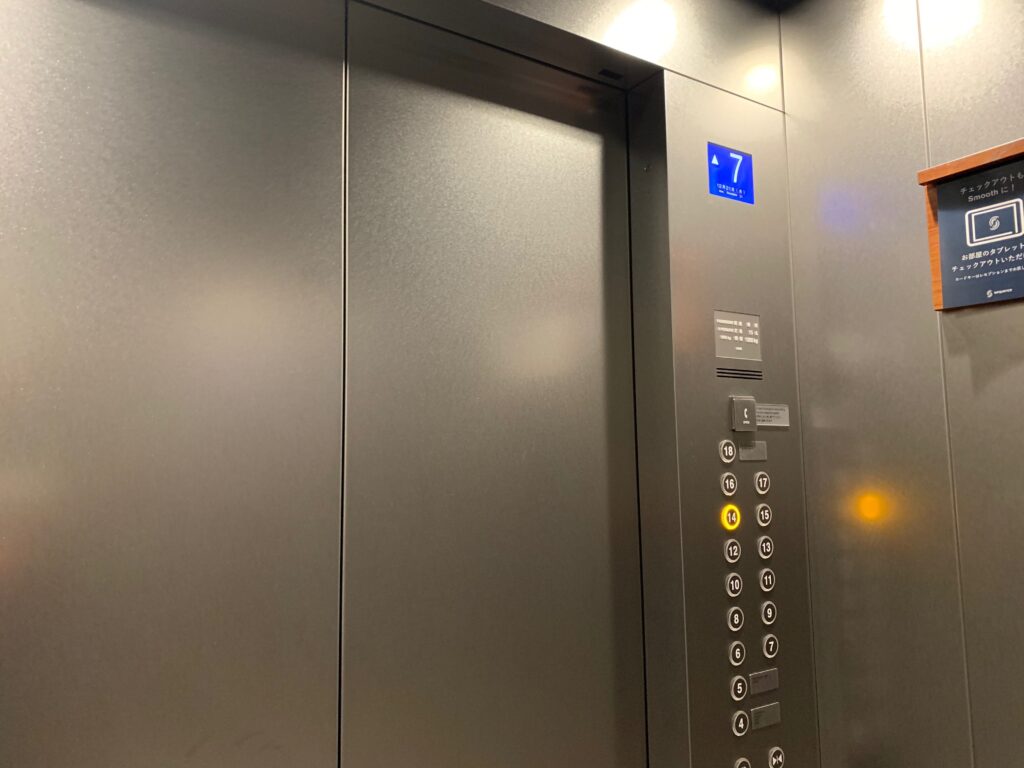 sequence MIYASHITA PARKのエレベーター